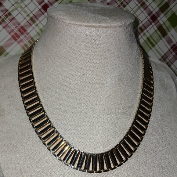 Gold Tone Egyptian Revival Choker Vintage Necklace Costume Jewelry #105 - Picture 1 of 12